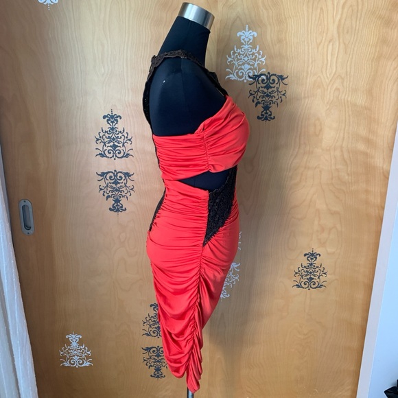 Vintage 2000s Y2K Bebe Red CutOut Sleeveless Asymmetrical Ruched Bodycon Dress M - Picture 3 of 12